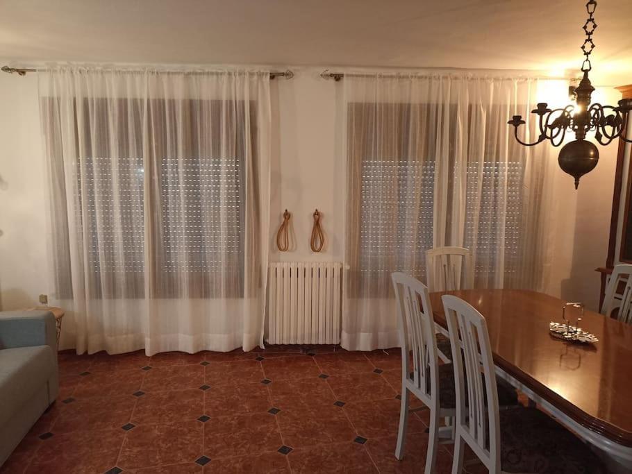Casa Acogedora Con Barbacoa Villa Miravet Luaran gambar